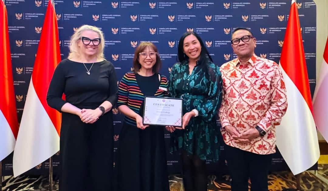 L-R: Fleur McLennan (Acting Head of English and Languages, Tranby College), Indah Hixson (Indonesian language teacher, primary school, Tranby College), Dian Wijayanti (Indonesian language teacher, secondary school, Tranby College) and Irvan Buchari (Consul General of the Republic of Indonesia in Perth) at the Indonesian Student Award ceremony 2026.
