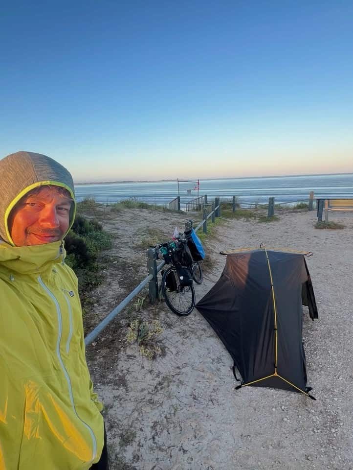 Wojciech Gawronski namiot.jpg