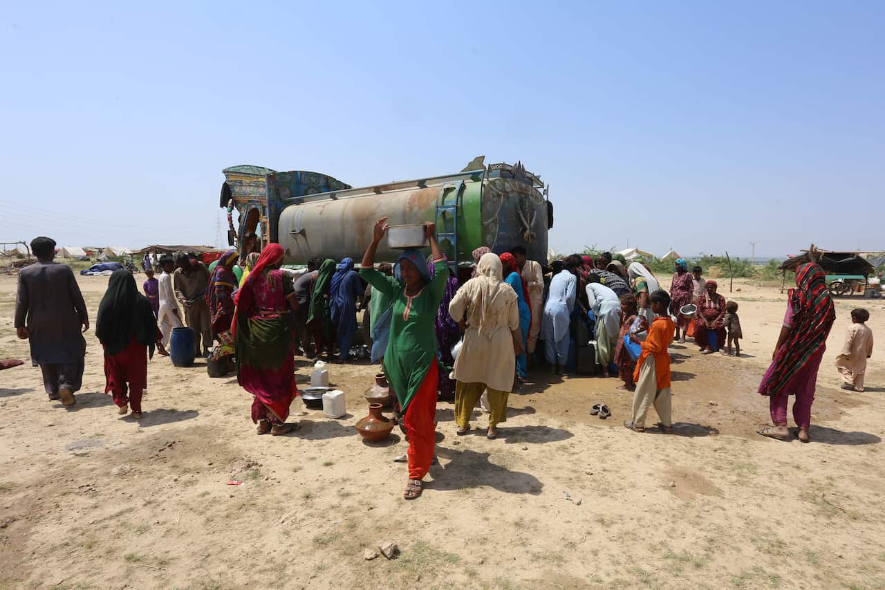 TOPSHOT-PAKISTAN-UN-WEATHER-CLIMATE-FLOOD