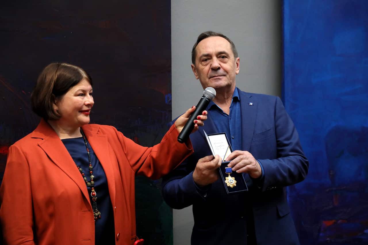 "Light and Colour" exhibition by Ukrainian artist Anatoly Kryvolap opens in Kyiv